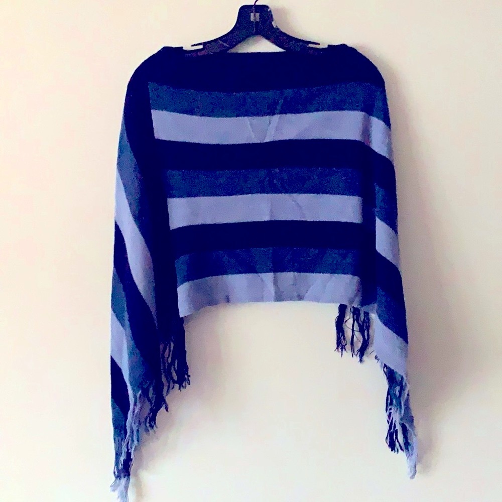 🦋3/$20 Zinc Women’s Poncho XS